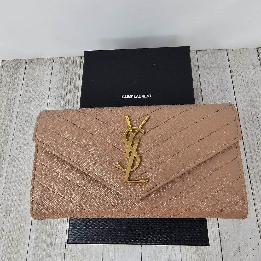 Yves Saint Laurent Grain De Poudre Matelasse Chevron Monogram Wallet - Picture 4 of 16